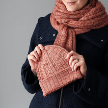 Indlæs billede til gallerivisning Old Rose Huen - Strikkekit