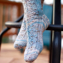 Indlæs billede til gallerivisning Forget-me-not Sokker - Strikkeopskrift