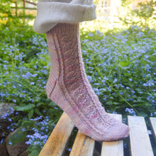 Indlæs billede til gallerivisning Forget-me-not Sokker - Strikkekit