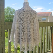 Indlæs billede til gallerivisning Havblik Sjalet - Silkpaca Strikkekit