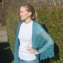 Indlæs billede til gallerivisning Havblik Sjalet - Silkpaca Strikkekit