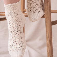 Indlæs billede til gallerivisning Lykke Sokker - Strikkeopskrift (forudbestilling)