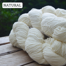 Indlæs billede til gallerivisning Shimmering Pearl Sjalet - Mechita Strikkekit