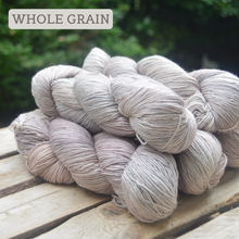 Indlæs billede til gallerivisning Shimmering Pearl Sjalet - Mechita Strikkekit