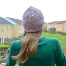 Indlæs billede til gallerivisning Old Rose Huen - Strikkekit