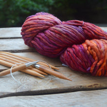 Indlæs billede til gallerivisning Min Første Hue Strikkekit (med 9 mm strikkepinde)