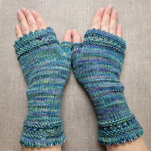 Indlæs billede til gallerivisning Susie Rogers' Pulsvarmere - Gratis Strikkeopskrift