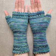 Indlæs billede til gallerivisning Susie Rogers' Pulsvarmere - Gratis Strikkeopskrift