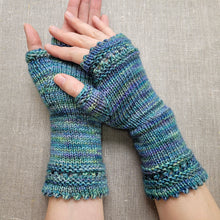 Indlæs billede til gallerivisning Susie Rogers' Pulsvarmere - Gratis Strikkeopskrift