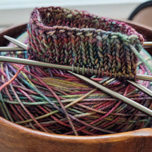 Indlæs billede til gallerivisning Tilmelding til Sok Amok Knitalong 2026