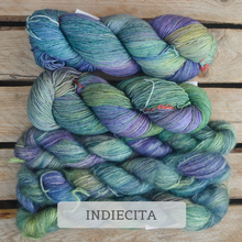 Indlæs billede til gallerivisning Chevron Delight Sjalet - Mohair og Ultimate Sock Strikkekit