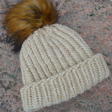 Indlæs billede til gallerivisning Bonny Braid Huen - Strikkeopskrift