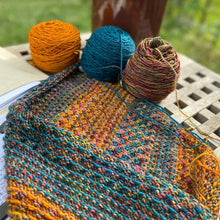 Indlæs billede til gallerivisning Malabrigo Dos Tierras Garnpakke til The Shift Cowl