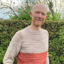 Indlæs billede til gallerivisning Malabrigo Dos Tierras Garnpakke til Familie Sweateren