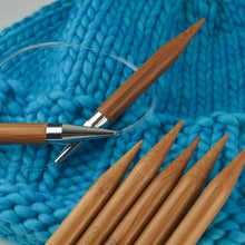Indlæs billede til gallerivisning Min Første Hue Strikkekit (med 9 mm strikkepinde)