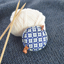 Indlæs billede til gallerivisning Målebånd med Yuzen Læderomslag