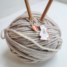 Indlæs billede til gallerivisning Påske Strikkemarkører med Kanin og Gulerod