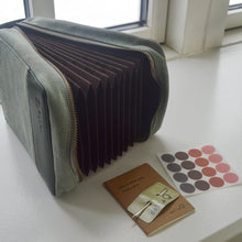 Indlæs billede til gallerivisning Rundpinde Etui fra Della Q