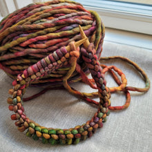 Indlæs billede til gallerivisning Min Første Hue Strikkekit (med 9 mm strikkepinde)