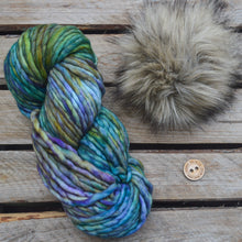 Indlæs billede til gallerivisning Strikkekit - Bonny Braid Huen (med pompom)