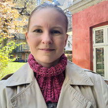 Indlæs billede til gallerivisning Oktober Halsedisse - Strikkeopskrift