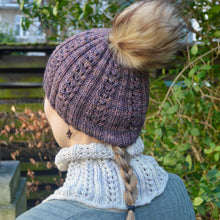 Indlæs billede til gallerivisning Oktober Halsedisse - Strikkeopskrift