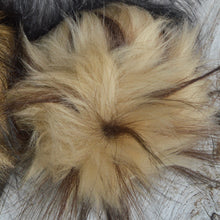Indlæs billede til gallerivisning Kæmpe Faux-Fur Pom Bomb