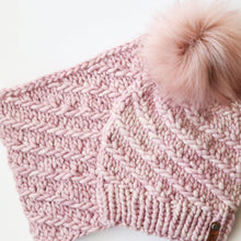 Indlæs billede til gallerivisning Whirlstream Halsedisse - Strikkeopskrift