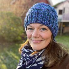 Indlæs billede til gallerivisning Whirlstream Hue - Strikkeopskrift